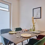 Homeme 1 I Zentral I Netflix I Kueche I Parkplatz I Kliniknah Apartamento